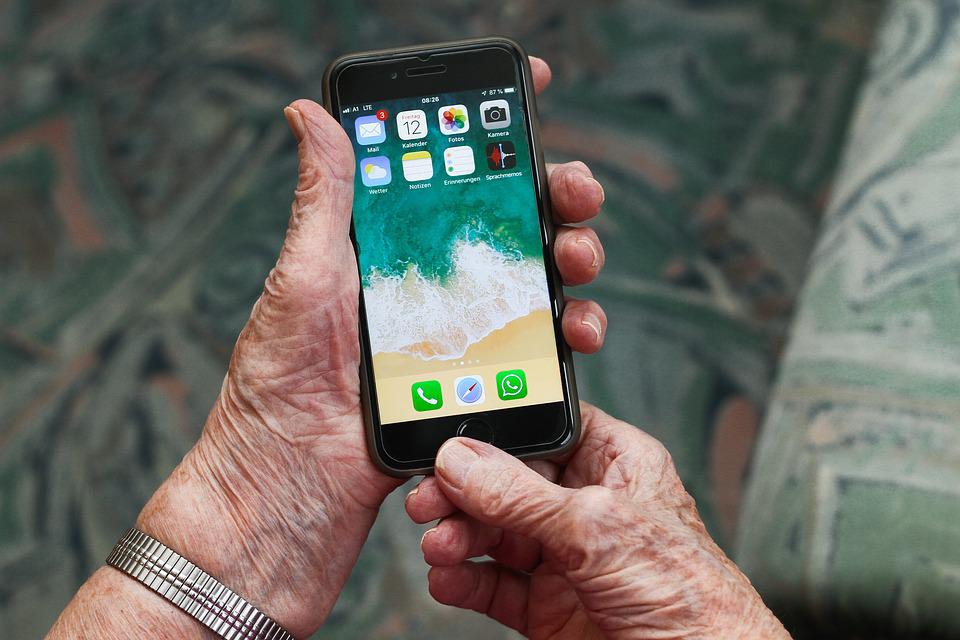 The Best Prepaid Cell Phones for Seniors